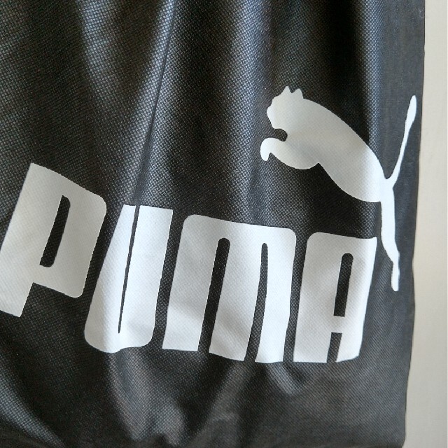 PUMA(プーマ)の新品！プーマ PUMA 大きめ 不織布巾着 キッズ/ベビー/マタニティのこども用バッグ(体操着入れ)の商品写真