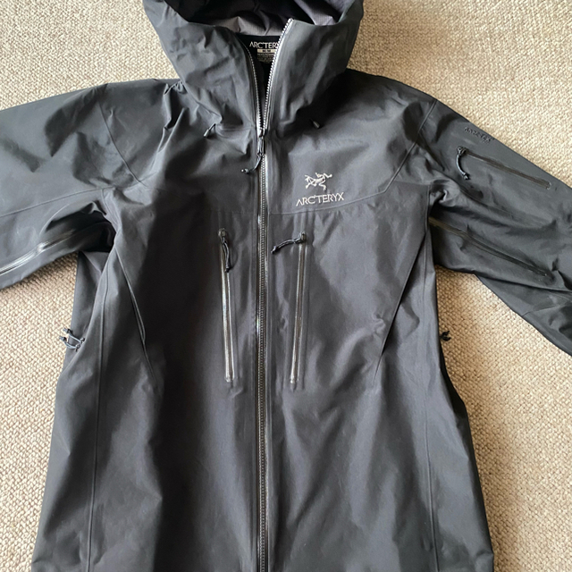 ARC'TERYX(アークテリクス)のARC'TERYX  ALPHA SV JACKET メンズのジャケット/アウター(マウンテンパーカー)の商品写真