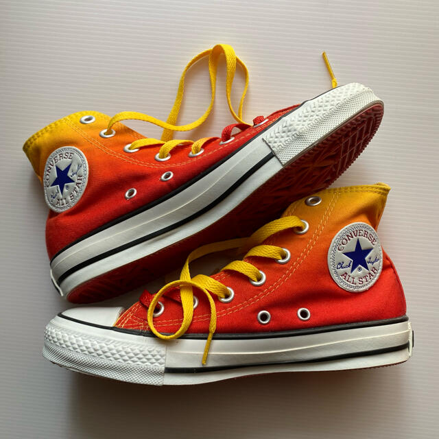 CONVERSE(コンバース)のＭh様専用コンバースハイカットスニーカー　23.5 レディースの靴/シューズ(スニーカー)の商品写真