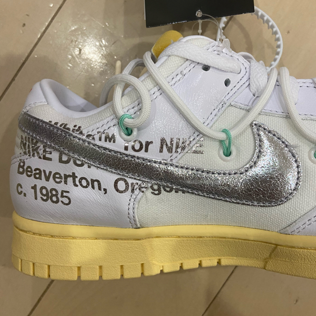 NIKE(ナイキ)のOFF-WHITE × NIKE DUNK LOW  メンズの靴/シューズ(スニーカー)の商品写真