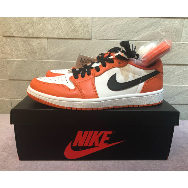 NIKE(ナイキ)のNIKE AIR JORDAN 1 LOW OG STARFISH メンズの靴/シューズ(スニーカー)の商品写真