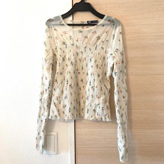 ザラ(ZARA)のザラ♡zaraプリント柄チュールトップス　(シャツ/ブラウス(長袖/七分))