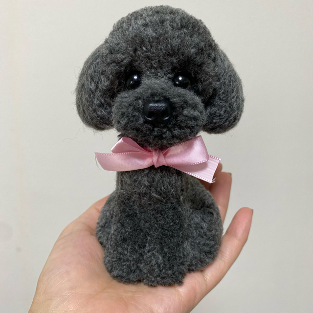 動物ぽんぽん　トイプードル　濃いグレー ハンドメイドのハンドメイド その他(その他)の商品写真