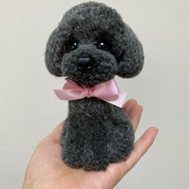 動物ぽんぽん　トイプードル　濃いグレー ハンドメイドのハンドメイド その他(その他)の商品写真