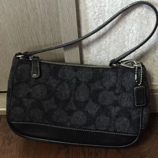 コーチ(COACH)の黒 ウール系 アクセサリー ポーチ ミニ バック COACH(ハンドバッグ)