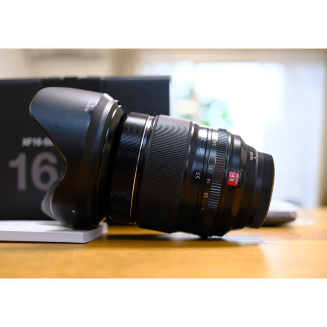 富士フイルム(フジフイルム)の美品　保護フィルター付き　FUJI FILM XF16-55F2.8 R スマホ/家電/カメラのカメラ(レンズ(ズーム))の商品写真