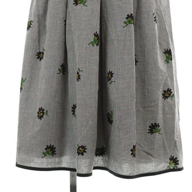 M'S GRACY(エムズグレイシー)のエムズグレイシー ワンピース フラワー柄 チェック 花柄 膝丈 半袖 38 黒 レディースのワンピース(ひざ丈ワンピース)の商品写真