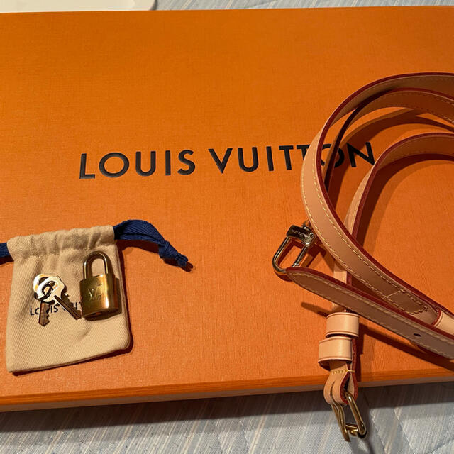 LOUIS VUITTON(ルイヴィトン)のルイ・ヴィトン スピーディ25 バンドリエール レディースのバッグ(ハンドバッグ)の商品写真