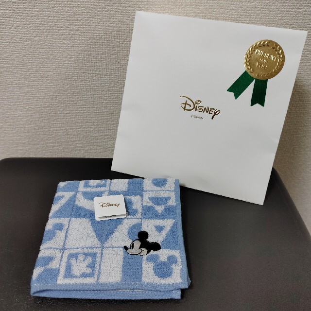 Disney(ディズニー)の【最低価格へ値下げしました!!】よろしければ、お助けください。ミッキーハンカチ レディースのファッション小物(ハンカチ)の商品写真