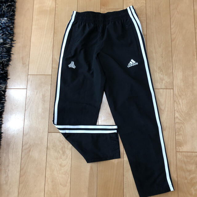 adidas(アディダス)のadidas アディダス ウィンドブレーカー　下　キッズ　男の子用　130㎝ キッズ/ベビー/マタニティのキッズ服男の子用(90cm~)(パンツ/スパッツ)の商品写真