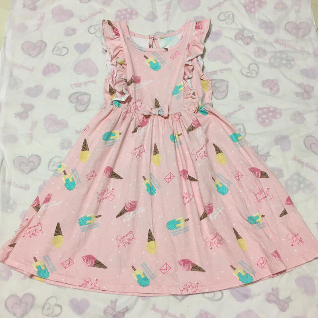 しまむら(シマムラ)のアイス柄ワンピース 130 キッズ/ベビー/マタニティのキッズ服女の子用(90cm~)(ワンピース)の商品写真