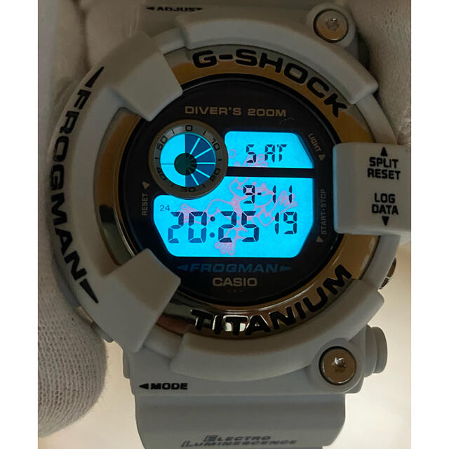 G-SHOCK(ジーショック)のG-SHOCK/ビンテージ/フロッグマン/DW-8200/限定/ホワイト/白蛙 メンズの時計(腕時計(デジタル))の商品写真