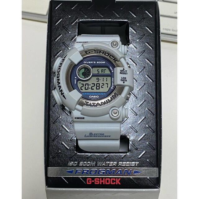 G-SHOCK(ジーショック)のG-SHOCK/ビンテージ/フロッグマン/DW-8200/限定/ホワイト/白蛙 メンズの時計(腕時計(デジタル))の商品写真