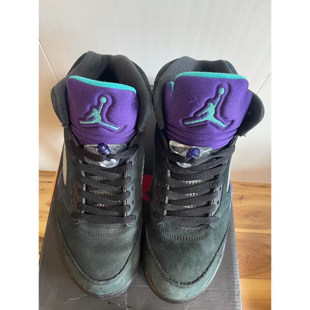 NIKE(ナイキ)のAIR JORDAN 5 RETRO BLACK GRAPE US9 27cm メンズの靴/シューズ(スニーカー)の商品写真