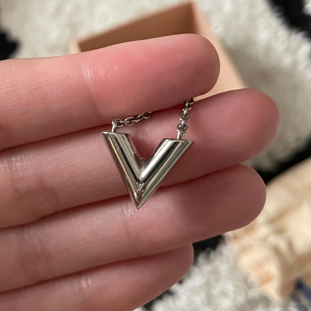 LOUIS VUITTON(ルイヴィトン)のルイヴィトン　ネックレス　エッセンシャル メンズのアクセサリー(ネックレス)の商品写真