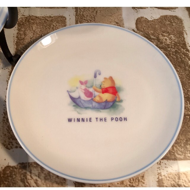Disney(ディズニー)の【Disney】くまのプーさん パーティープレート ６点 大皿１枚 中皿５枚 インテリア/住まい/日用品のキッチン/食器(食器)の商品写真