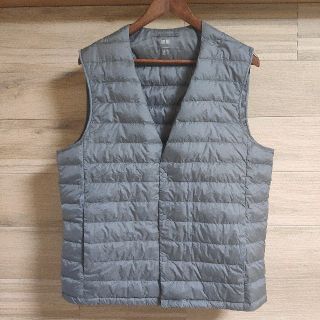 ユニクロ(UNIQLO)のユニクロ ウルトラライトダウンコンパクトVネックベスト MEN L GRAY(ダウンベスト)