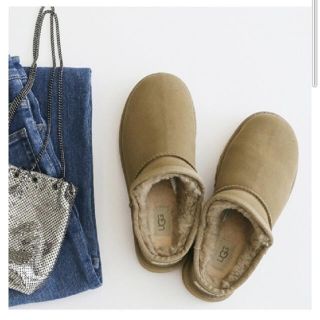 フレームワーク(FRAMeWORK)のフレームワーク【UGG】 CLASSIC SLIPPER 24(スリッポン/モカシン)