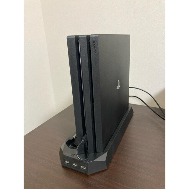 PlayStation4(プレイステーション4)のSONY PlayStation4 Pro サランラップ様 エンタメ/ホビーのゲームソフト/ゲーム機本体(家庭用ゲーム機本体)の商品写真