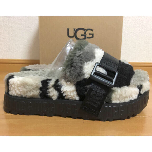 UGG(アグ)の新品　UGG  ugg fluffita cali collage 送料無料 レディースの靴/シューズ(サンダル)の商品写真