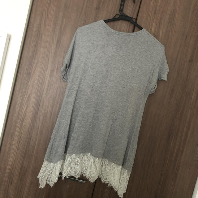 ZARA(ザラ)のZARA 裾レースカットソー Tシャツ グレー M レディースのトップス(Tシャツ(半袖/袖なし))の商品写真