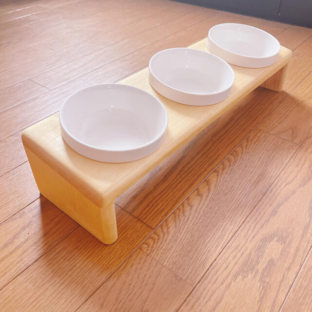ハンドメイド 木製餌台 、フードテーブル、食器台、餌入れ、猫、子犬用 ハンドメイド 木製餌台 、フードテーブル、食器台、餌入れ、猫、子犬用