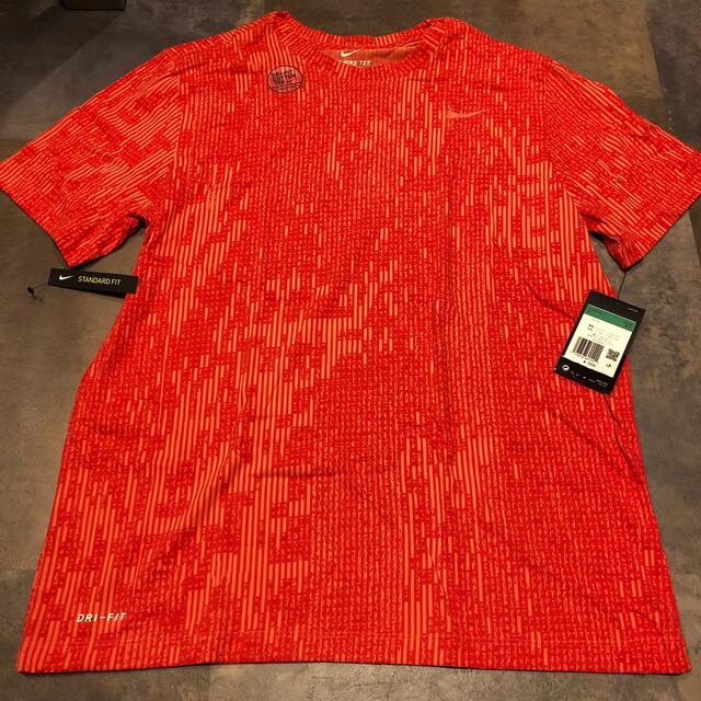 NIKE(ナイキ)のNIKE ナイキTシャツ　XL 新品未使用 メンズのトップス(Tシャツ/カットソー(半袖/袖なし))の商品写真