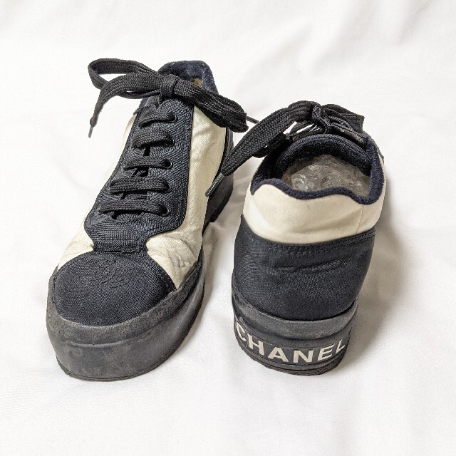 CHANEL(シャネル)のCHANEL　シャネル　訳有　レア物　ヴィンテージ　ココマーク　ロゴ　スニーカー レディースの靴/シューズ(スニーカー)の商品写真