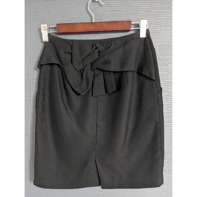 JUSGLITTY(ジャスグリッティー)のジャスグリッティー黒ブラック膝丈スカート（1） レディースのスカート(ひざ丈スカート)の商品写真
