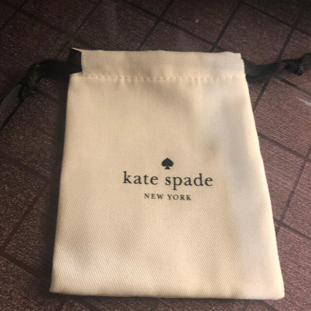 kate spade new york(ケイトスペードニューヨーク)のRさま専用‼️ケイトスペード♠︎ピアスが入っていた巾着袋 レディースのバッグ(ショップ袋)の商品写真