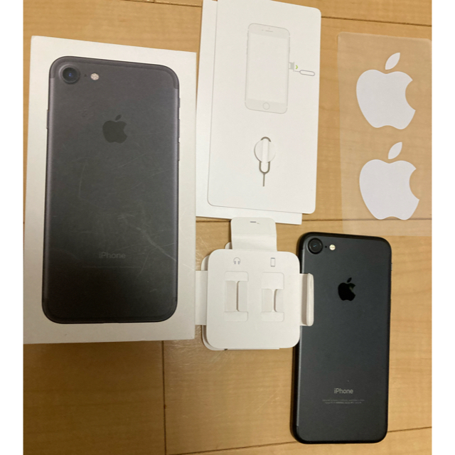 Apple(アップル)の2019年購入　箱あり！iPhone7 画面割れ　動作状態良好 スマホ/家電/カメラのスマートフォン/携帯電話(スマートフォン本体)の商品写真