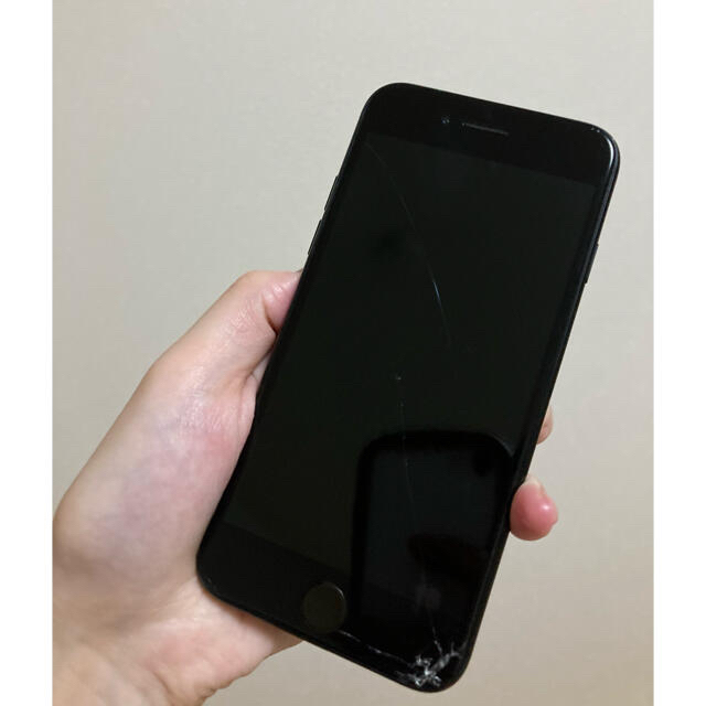 Apple(アップル)の2019年購入　箱あり！iPhone7 画面割れ　動作状態良好 スマホ/家電/カメラのスマートフォン/携帯電話(スマートフォン本体)の商品写真