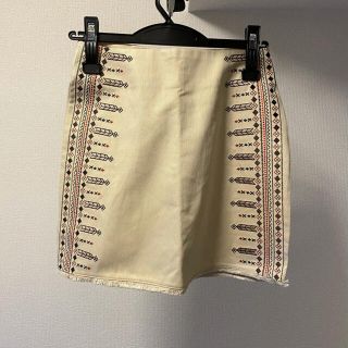 ザラ(ZARA)のエゴイスト　ミニスカート　ミニ　韓国　人気　新品　即日発送　ベージュ　夏　春(ミニスカート)