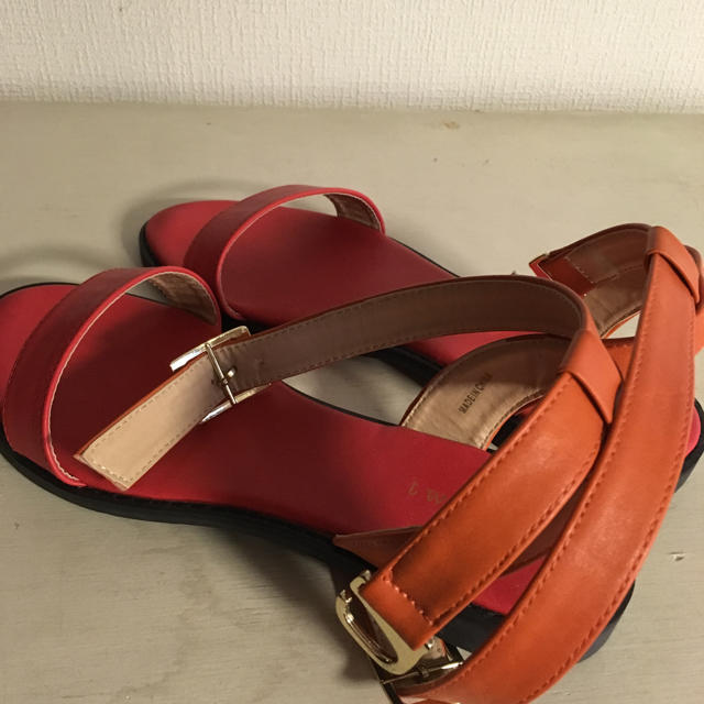 新品 赤 レッド ぺたんこ サンダル レディースの靴/シューズ(サンダル)の商品写真
