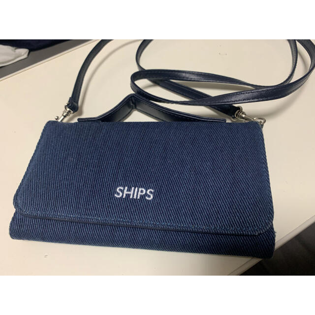 SHIPS(シップス)のIn Red (インレッド) 付録　SHIPS シップス　スマホポシェット　新品 レディースのバッグ(ショルダーバッグ)の商品写真