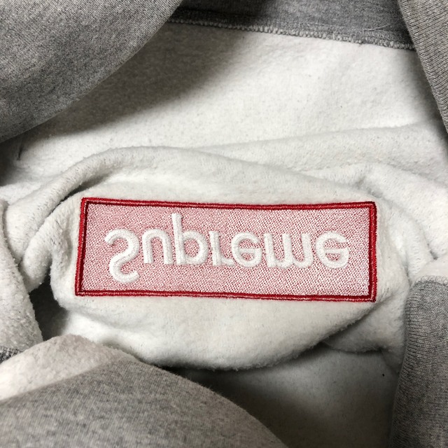 Supreme(シュプリーム)の最終値下げ！Supreme Box Logo Sweatshirt Mサイズ メンズのトップス(パーカー)の商品写真