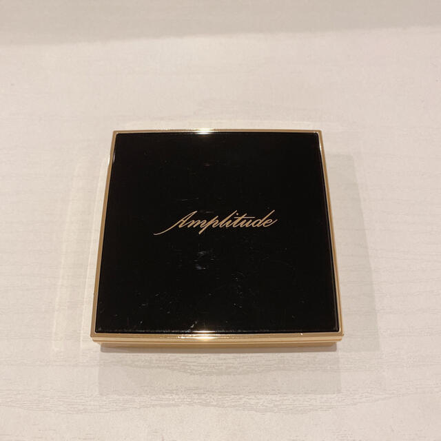 アンプリチュード トランスルーセント プレストパウダー コンパクトの アンプリチュード トランスルーセント プレストパウダー コンパクトの