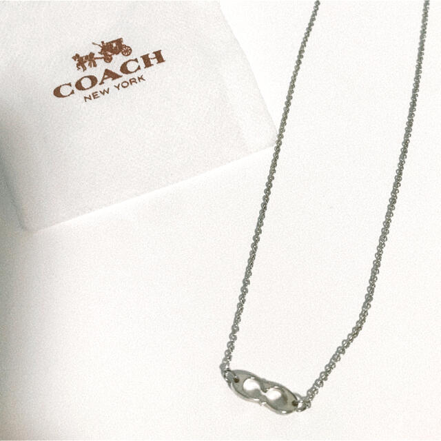 COACH(コーチ)のコーチ　ネックレス　シルバー　未使用 レディースのアクセサリー(ネックレス)の商品写真