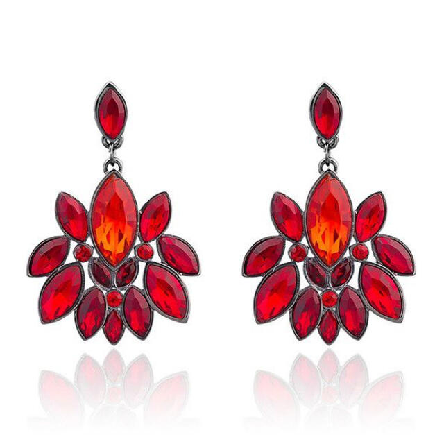 AGATHA - ブレスレット、ピアス2点セット（定価3万円越え）の