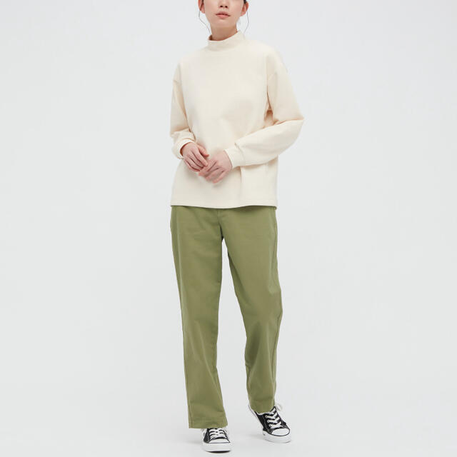 UNIQLO(ユニクロ)のUNIQLO ハイウエストストレートチノパンツ レディースのパンツ(チノパン)の商品写真