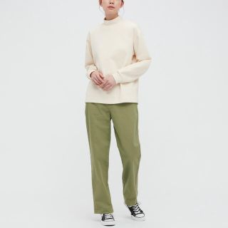 ユニクロ(UNIQLO)のUNIQLO ハイウエストストレートチノパンツ(チノパン)