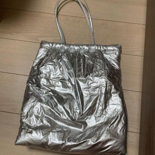 ザラ(ZARA)のZARA シルバートートバッグ(トートバッグ)