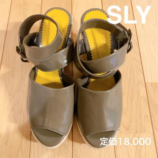 スライ(SLY)のSLY ウエッジソール 新品 サンダル Lサイズ グレー 定価約18,000円(サンダル)