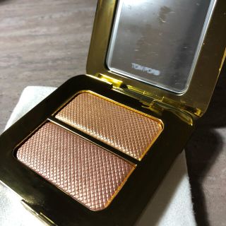 トムフォード(TOM FORD)の年末大セール！TOM FORD　シアーライティングデュオ （フェースパウダー）(フェイスパウダー)