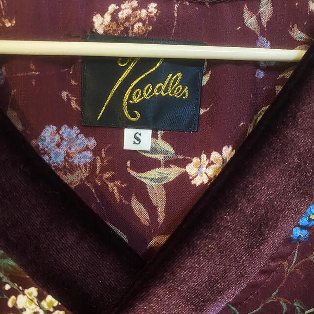 したアイテ Needles Vネックシャツ 花柄の通販 by J-DRAGON126's shop｜ニードルスならラクマ - 《希少!》19FW needles ニードルス ☾したアイテ