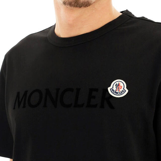 MONCLER(モンクレール)の★新品未使用★ 最新作 MONCLER Tシャツ Ｍ　モンクレール ワッペン メンズのトップス(Tシャツ/カットソー(半袖/袖なし))の商品写真