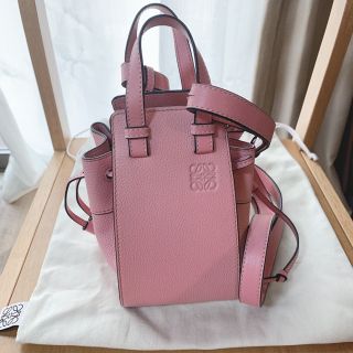 ロエベ(LOEWE)のロエベ  ハンモック　ピンク(ショルダーバッグ)