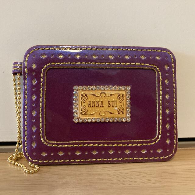 ANNA SUI(アナスイ)のANNA SUI パスケース　カード　定期　パープル　エナメル　 レディースのファッション小物(パスケース/IDカードホルダー)の商品写真