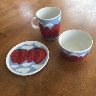 マリメッコ(marimekko)のマリメッコ☆ マンシッカヴォレット　3点セット！(食器)