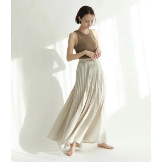 louren accordion pleats flare skirt アイボリ レディースのスカート(ロングスカート)の商品写真